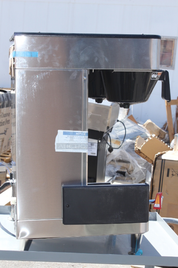 BRAND NEW SCRATCH & DENT! Bunn 51200 ICB Infusion Series Stainless Steel Twin Automatic Coffee Brewer - Image 4 of 7