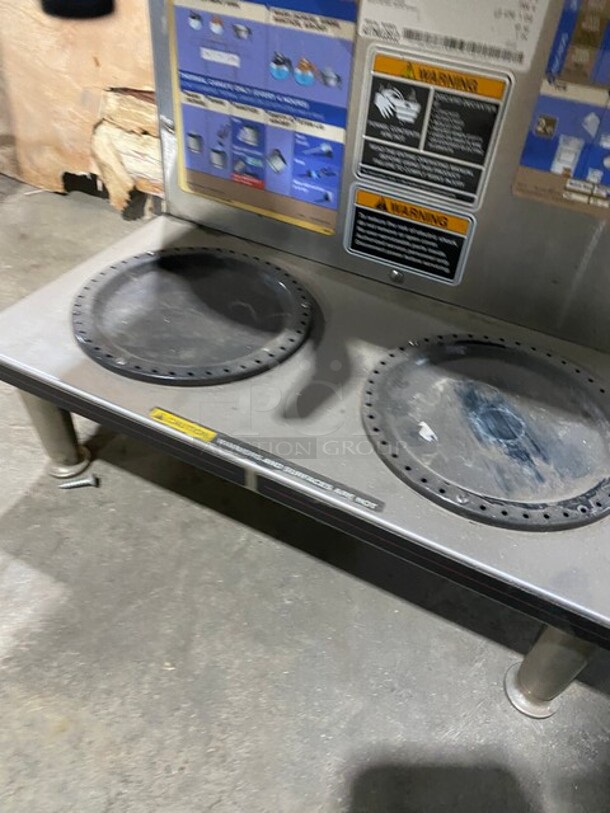 Bunn Commercial Countertop Dual Coffee Brewing Machine! With 4 Burners! All Stainless Steel! Model AXIOM2/2TWIN Serial AXTN012812! 120/208-240V 1Phase! - Image 5 of 8