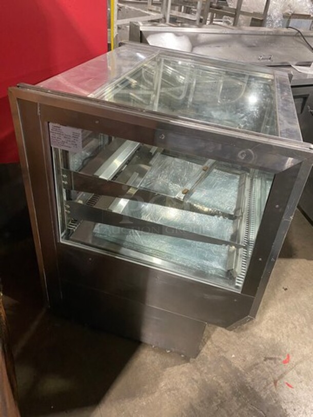 Leader Commercial Refrigerated Deli/ Bakery Display Case Merchandiser! With Straight Front Glass! With Rear Access Doors! Stainless Steel Outline! Model: MCB36SC SN: UR080381 115V 60HZ 1 Phase - Image 3 of 9