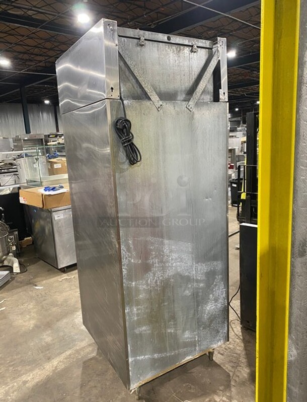 Victory Commercial Single Door Reach In Freezer! All Stainless Steel! On Legs! - Image 3 of 8