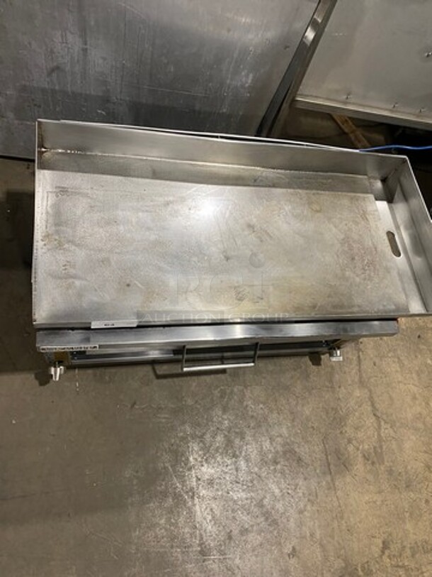 American Master Commercial Natural Gas Powered Countertop Flat Top Griddle And Cheese Melter Combo! With Back And Side Splashes! All Stainless Steel! - Image 5 of 9