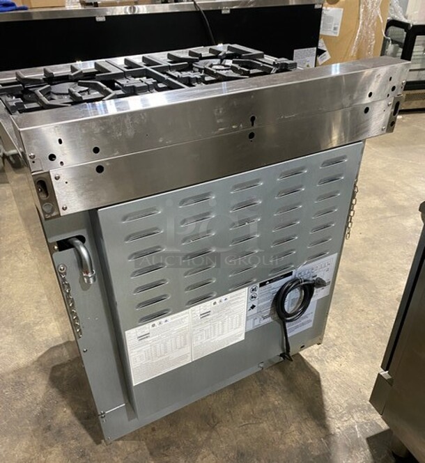 Zline Commercial Gas Powered 4 Burner Stove! With Oven Underneath! Stainless Steel! On Legs! MODEL RG30 SN:20062976049 120V  - Image 3 of 10
