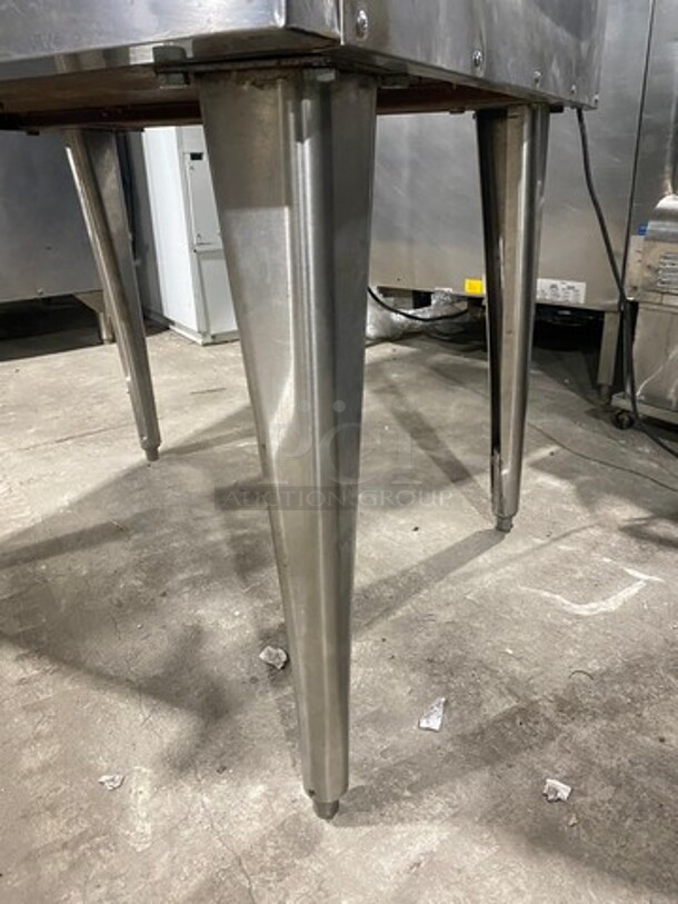 Imperial Commercial Natural Gas Powered Convection Oven! With View Through Door! With Metal Oven Racks! Stainless Steel! On Legs! - Image 7 of 10