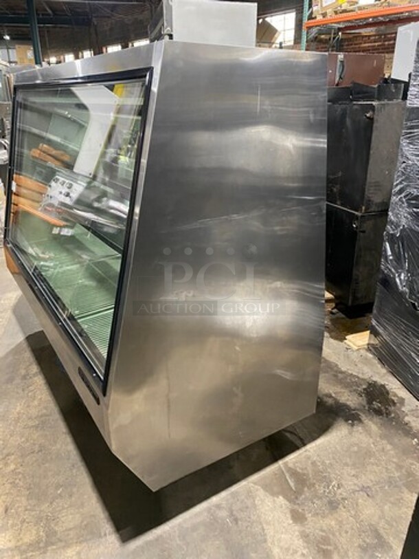 True Commercial Refrigerated Deli/Bakery Display Case! With Slanted Front Glass! With Sliding Glass Rear Access Doors! All Stainless Steel! Model: TDBD722 SN: 13739133 115V 60HZ 1 Phase - Image 4 of 7