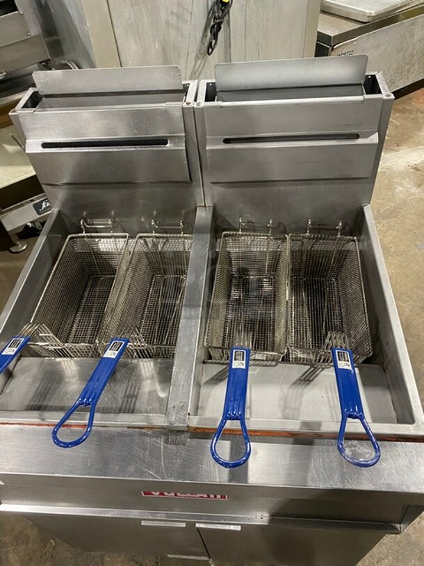 NICE! LATE MODEL! Vulcan Commercial Natural Gas Powered 2 Bay Deep Fat Fryer! With Backsplash! With Oil Filter System! All Stainless Steel! With 4 Frying Baskets! On Casters! Model: 2GR45MF SN: 48-1650173! Working When Removed! - Image 5 of 9