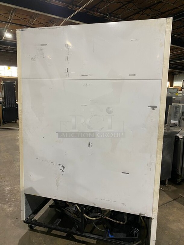 True Commercial 2 Door Reach in Cooler Merchandiser! MODEL: GDM-49 Serial 14681491!
115V 1 Phase 60HZ! On Casters! - Image 3 of 9