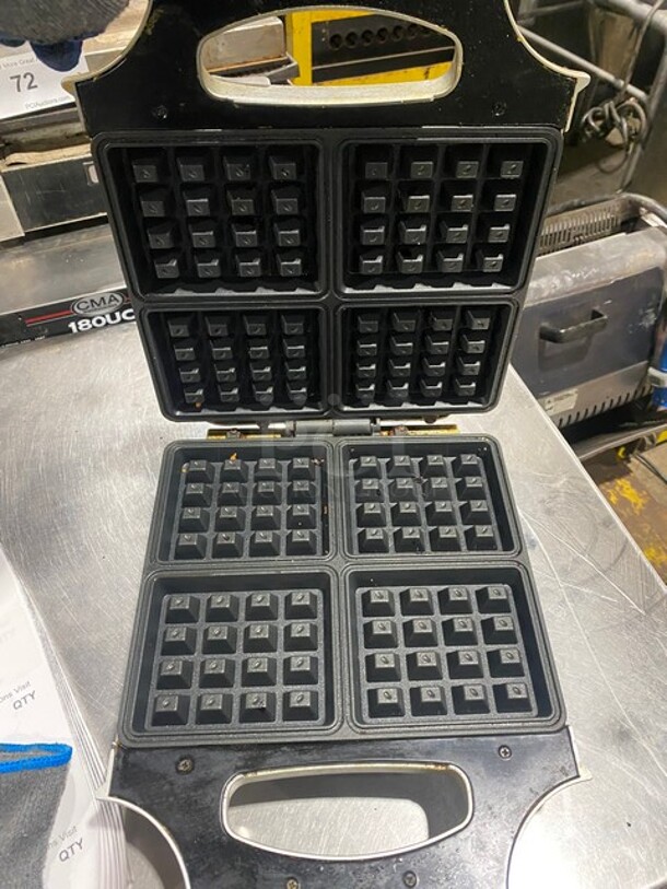 GREAT! Bella Countertop 4 Slot Waffle Maker! Model GH819! 120V!  - Image 5 of 7