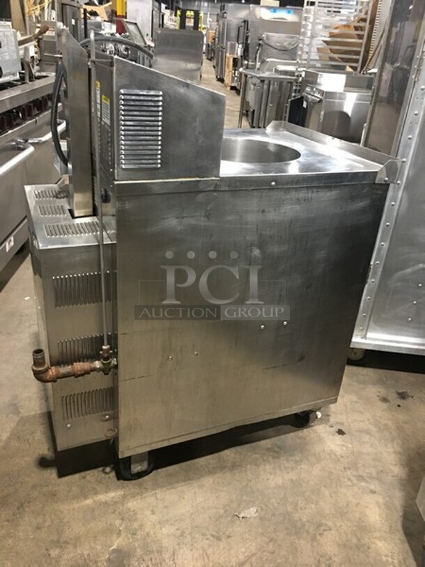 Nice! Giles Natural Gas Powered Commercial Kettle Chicken Fryer! With Automatic Basket Lift! With Oil Filter! Model CF400G Serial A40621020! On Casters! - Image 4 of 9