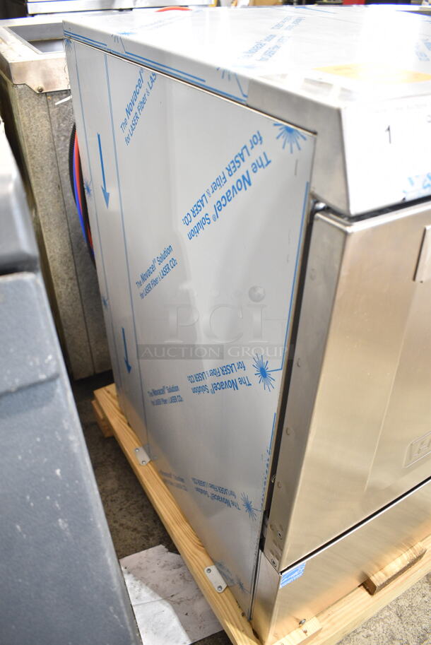 BRAND NEW SCRATCH AND DENT! 2023 Hobart LXER Stainless Steel Commercial Undercounter Dishwasher. 120/208-240 Volts, 1 Phase.  - Image 5 of 8