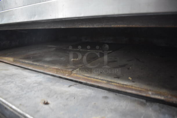 2 Bakers Pride Y600 Stainless Steel Commercial Natural Gas Powered Single Deck Pizza Ovens w/ Cooking Stones. 120,000 BTU. 78x43x67. 2 Times Your Bid! - Image 8 of 12