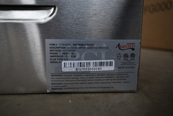 BRAND NEW SCRATCH AND DENT! 2023 Avantco 177EG30N Stainless Steel Commercial Countertop Electric Powered Flat Top Griddle. 208/240 Volts, 1 Phase.  - Image 5 of 5