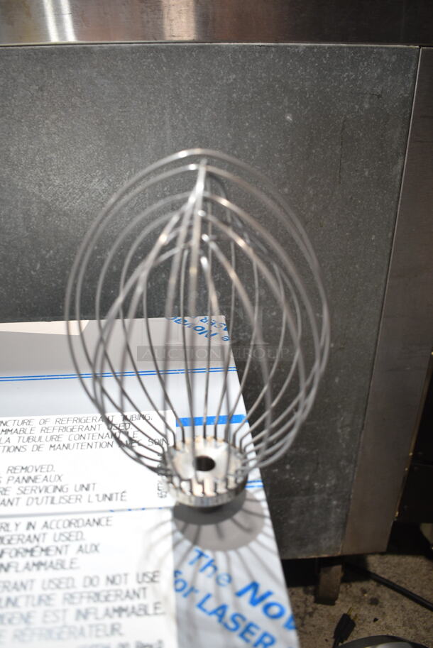 BRAND NEW SCRATCH AND DENT! Hobart N50 Metal Countertop 5 Quart Bowl Lift Planetary Dough Mixer w/ Stainless Steel Mixing Bowl, Paddle, Whisk and Dough Hook Attachments. 100-120 Volts, 1 Phase. Tested and Working! - Image 8 of 11