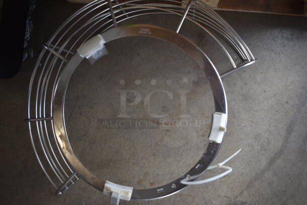 BRAND NEW SCRATCH AND DENT! Hobart HL600 Metal Commercial Floor Style 60 Quart Planetary Mixer w/ Stainless Steel Mixing Bowl, Bowl Guard, Whisk, Paddle and Dough Hook Attachments. 200-240 Volts, 1 Phase. - Image 9 of 12