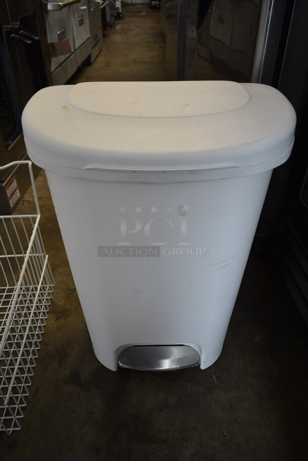 ALL ONE MONEY! Lot of White Poly Trash Can and Freezer Basket. - Image 4 of 5