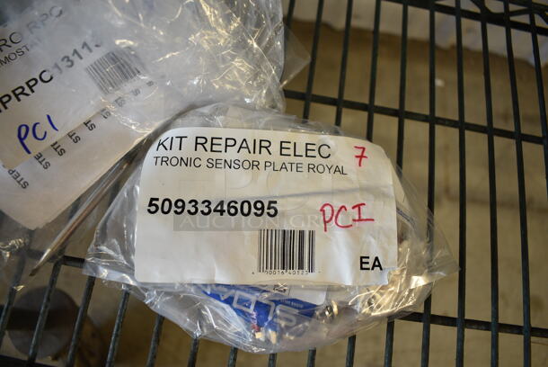 2 BRAND NEW SCRATCH AND DENT! Items; HPRPC13113 Metro RPC13-113 Thermostat and 5093346095 Sloan 3345095 Electronic Override Button Repair Kit for Royal Water Closet Flushometers. 2 Times Your Bid! - Image 4 of 4