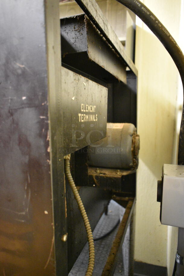 Blodgett Stainless Steel Commercial Electric Powered Full Size Convection Oven w/ Solid Doors, Metal Oven Racks and Thermostatic Controls on Metal Legs. 3 Phase. This Unit Was In Working Condition When the Restaurant Closed. (kitchen) - Image 6 of 9