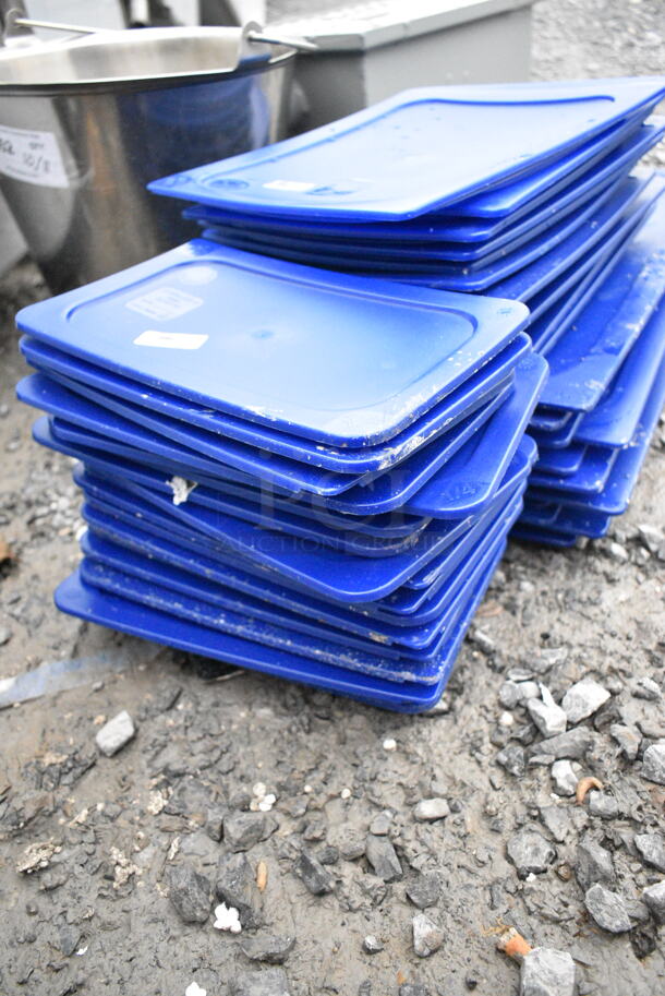 ALL ONE MONEY! Lot of Approximately 40 BRAND NEW SCRATCH AND DENT! Blue Poly Drop In Bin Lids. 16 Carlisle 3058160 Smart Lid 1/4 Size Soft Food Pan Cover, 12 Carlisle 10232B60 Smart Lid 1/2 Size Soft Food Pan Cover, 12 Carlisle 10212B60 Smart Lid Full Size Soft Food Pan Cover - Image 2 of 12