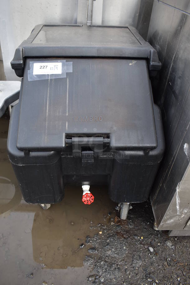 Cambro ICS100L Black Poly Insulated Ice Bin on Commercial Casters. 22x30x27 - Image 1 of 5