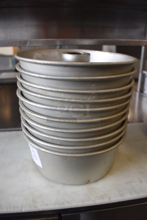 10 Metal Bundt Cake Baking Pans. 10x10x4. 10 Times Your Bid! - Image 4 of 6