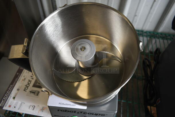 BRAND NEW SCRATCH AND DENT! Robot Coupe Blixer 2 Stainless Steel Commercial Countertop Food Processor w/ Bowl, Lid and S Blade. 120 Volts, 1 Phase. Tested and Working! - Image 7 of 10