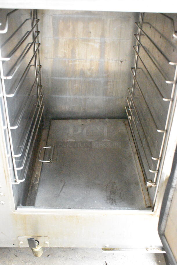 AccuTemp E62081D060000250 Stainless Steel Commercial Single Deck Electric Powered Steam Cabinet. 208 Volts, 1 Phase.  - Image 5 of 8