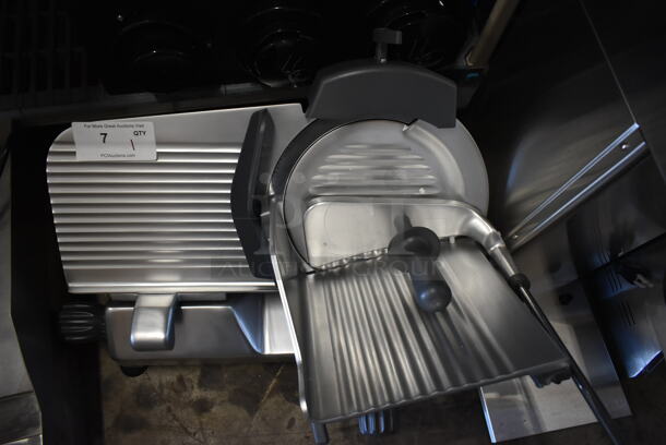 BRAND NEW SCRATCH AND DENT! 2023 Hobart Centerline EDGE12-11 Stainless Steel Commercial Countertop Meat Slicer. 115 Volts, 1 Phase. Tested and Working! - Image 3 of 6