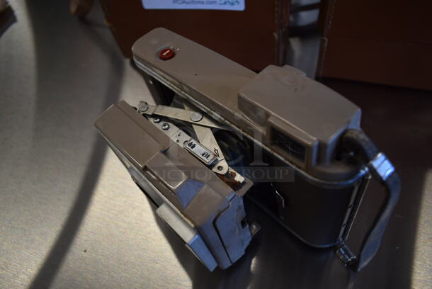 Polaroid J33 Land Camera w/ 2 Brown Cases. - Image 11 of 12