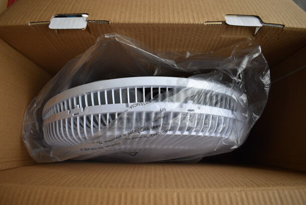 BRAND NEW SCRATCH AND DENT! Hampton Bay 16" Oscillating Wall Mount Fan - Image 3 of 5