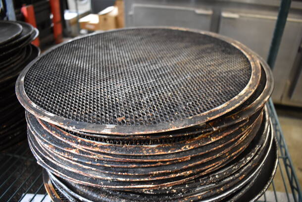 ALL ONE MONEY! Tier Lot of 96 Various Metal Baking Pans and Pizza Screens. Includes 16x16, 17x17 - Image 6 of 7