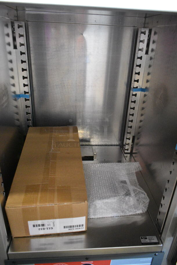 BRAND NEW SCRATCH AND DENT! 2021 Metro Metal Commercial Half Size Heated Holding Cabinet on Commercial Casters. Tested and Working! - Image 5 of 9