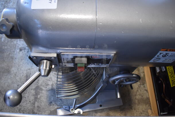 Avantco MX20 Metal Commercial Countertop 20 Quart Planetary Dough Mixer w/ Bowl Guard. 120 Volts, 1 Phase. 16x20x31. Tested and Working! - Image 5 of 8