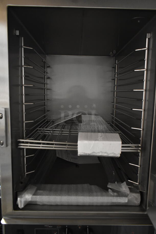 BRAND NEW SCRATCH AND DENT! 2023 Alto Shaam 1000-TH/I Stainless Steel Commercial Electric Powered Cook N Hold Oven on Commercial Casters. 208-240 Volts, 1 Phase.  - Image 5 of 8