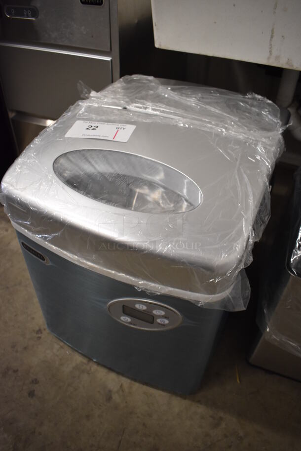 BRAND NEW SCRATCH AND DENT! Whynter IMC-491DC Stainless Steel Commercial Countertop Portable Ice Maker. 115 Volts, 1 Phase. 14x17x16. Tested and Working! - Image 3 of 9