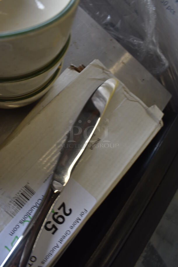 24 BRAND NEW IN BOX! Winco Model 0037-08 Stainless Steel Venice Dinner Knives. 9". 24 Times Your Bid! - Image 2 of 3