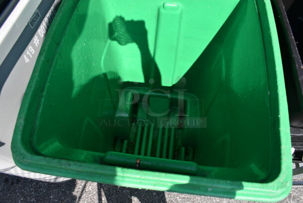 4 Outdoor Trash Cans. 27x32x42, 23x33x45, 26x31x32, 27x31x43. 4 Times Your Bid!  - Image 5 of 12