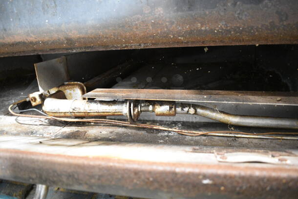 2 Blodgett 981 Metal Commercial Natural Gas Powered Double Deck Pizza Ovens. 50,000 BTU. 2 Times Your Bid! - Image 7 of 9