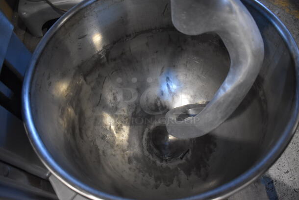 REFURBISHED! Hobart Metal Commercial Floor Style 60 Quart Planetary Dough Mixer w/ Stainless Steel Mixing Bowl and Dough Hook Attachment. Unit Has Been Professionally Refurbished! 208 Volts, 1 Phase. 28x40x56 - Image 5 of 7