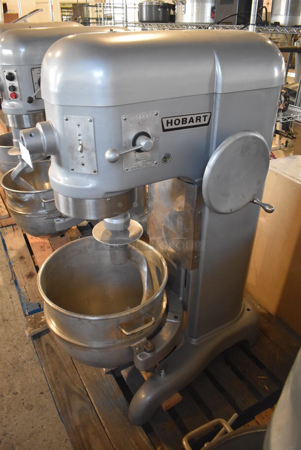 REFURBISHED! Hobart H-600 Metal Commercial Floor Style 60 Quart Planetary Dough Mixer w/ Stainless Steel Mixing Bowl and Dough Hook Attachment. 230 Volts, 1 Phase. Unit Has Been Professionally Refurbished! 28x40x56 - Image 2 of 10