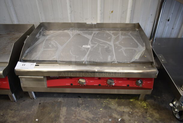 LIKE NEW! 2023 Avantco 177EG30N Stainless Steel Commercial Countertop Electric Powered Flat Top Griddle. 208/240 Volts, 1 Phase. Tested and Working!