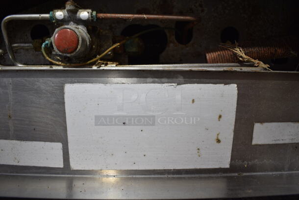 Southbend Stainless Steel Commercial Natural Gas Powered 6 Burner Range w/ Oven, Over Shelf and Back Splash on Commercial Casters.  - Image 7 of 9