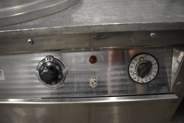 Metal Commercial Pressure Oven w/ Thermostatic Controls. 115 Volts, 1 Phase. 27x21x30. Tested and Working! - Image 4 of 7