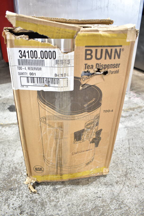 BRAND NEW SCRATCH AND DENT! Bunn 34100.0000 TDO-4 4 Gallon Iced Tea Dispenser - Image 2 of 3