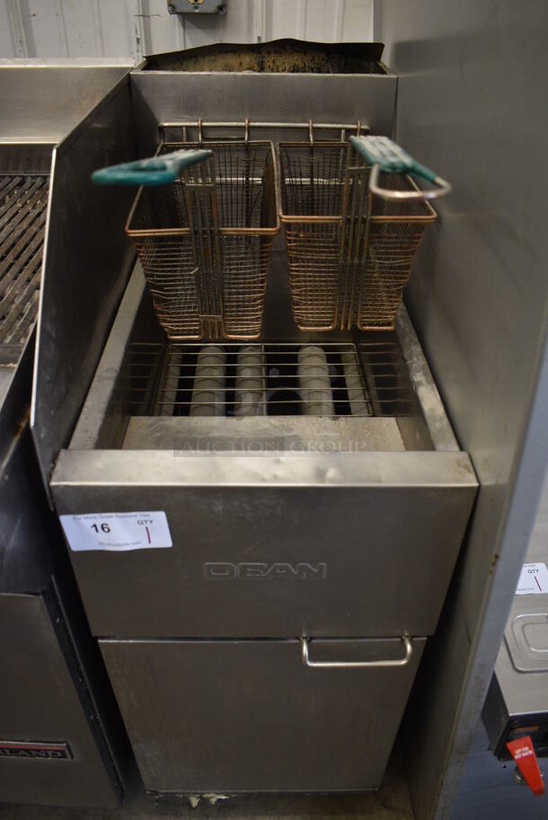 Dean Stainless Steel Commercial Floor Style Natural Gas Powered Deep Fat Fryer w/ 2 Metal Fry Baskets and Side Splash Guard. 15.5x30x44