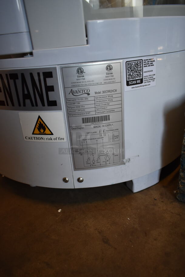 BRAND NEW SCRATCH AND DENT! Avantco 360CRR2HCW Metal Commercial Countertop White Countertop Rotating Refrigerated Cake Display. Door Will Not Stay Shut. 110-120 Volts, 1 Phase. Tested and Working! - Image 6 of 6