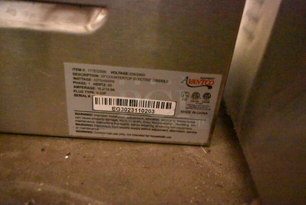 BRAND NEW SCRATCH AND DENT! Avantco 177EG30N Stainless Steel Commercial Countertop Electric Powered Flat Top Griddle. No Legs. 208/240 Volts, 1 Phase.  - Image 5 of 5