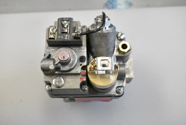 4 BRAND NEW SCRATCH AND DENT! Items Including HP3686701404 Berkel 01-404675-01158 Sharpening Assy, HP5908800936 Hobart 00-936547-00003 Probe And Switch Assy, HP7004108410 Vulcan 00-410841-00023 Valve,Combination,(Lp), HP3004992230 Vulcan 00-499223-00004 Basket, Twin Gr85. 4 Times Your Bid!  - Image 7 of 11