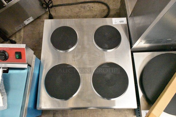 BRAND NEW SCRATCH AND DENT! Avantco 177CER400 4-Burner Solid French-Style Countertop Electric Range. 240 Volts, 1 Phase.  - Image 4 of 6
