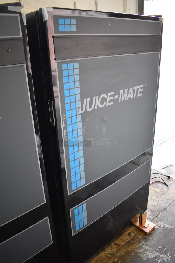 KD Distributing Model FMR1 Metal Commercial Refrigerated Juice Mate Vending Machine. 115 Volts, 1 Phase. 28x27x56. Tested and Working! - Image 4 of 9