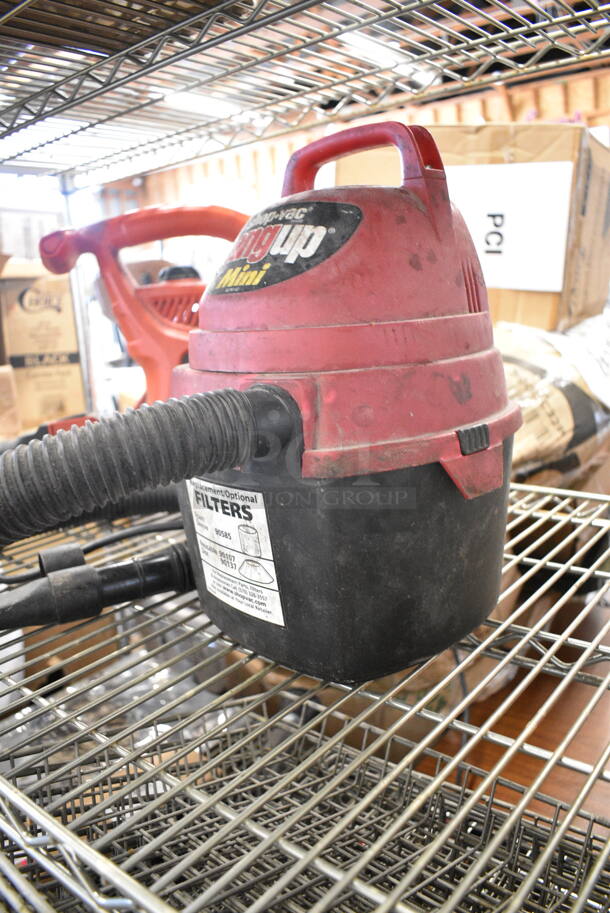 2 Items; 2E200 Wet Dry Vacuum and Black & Decker Leaf Blower. 2 Times Your Bid! - Image 3 of 9