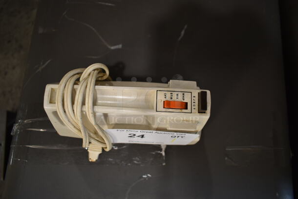 General Electric GE Hand Mixer. No Attachments. 120 Volts, 1 Phase. Tested and Working! - Image 3 of 5